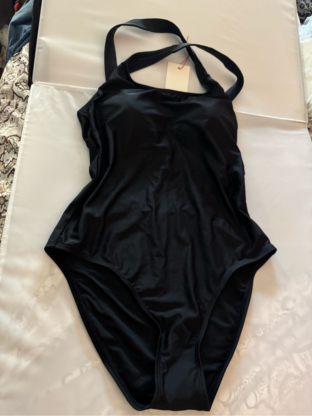Quince Black crossbackOne-Piece Women's Swimsuit